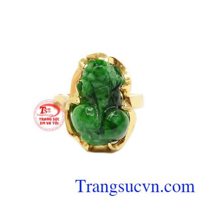 Nhẫn tỳ hưu cẩm thạch bình an đẹp thiết kế tinh tế, sang trọng.