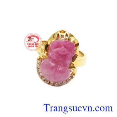 Nhẫn ruby tỳ hưu đẹp được chế tác tinh tế, sang trọng.
