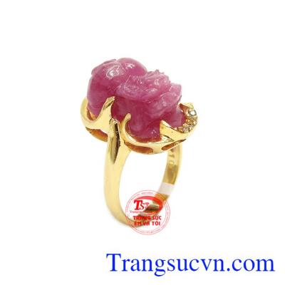 Nhẫn ruby tỳ hưu tinh tế