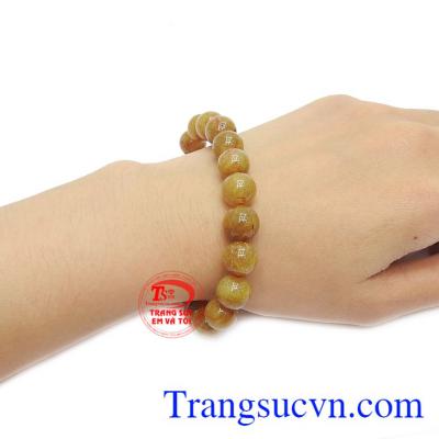 Thạch anh tóc thiên nhiên mang nguồn năng lượng giúp người dùng luôn gặp may mắn và thịnh vượng.