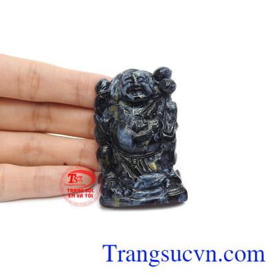 Sản phẩm chế tác tinh tế, có thể kết hợp cùng vàng hoặc bạc để làm mặt dây. 