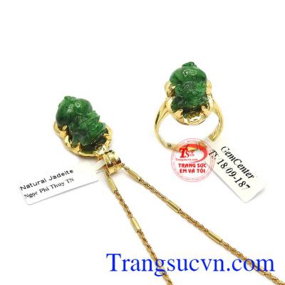 Bộ trang sức tỳ hưu phỉ thúy thiên nhiên đẹp được thiết kế trang nhã, hợp phong thủy.