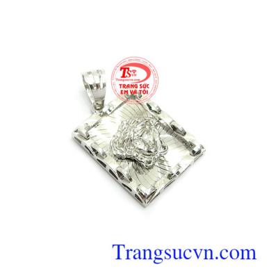 Mặt Vàng Trắng Nam Quyền Uy chế tác đẹp, tinh xảo, tôn lên sự cá tính, mạnh mẽ và phong cách cho phái mạnh,