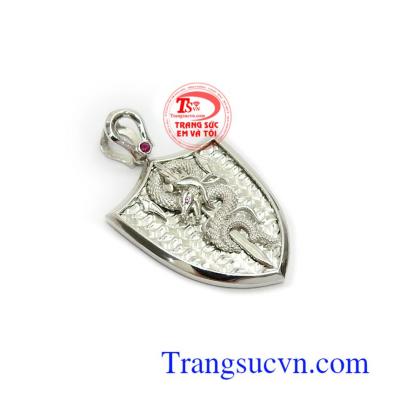 Mặt Dây Nam Rồng Phong Cách với hình tượng kiếm rồng được chế tác độc đáo mang lại sự đẳng cấp, phong cách và cá tính cho phái mạnh