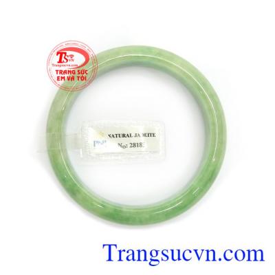 Vòng ngọc đeo tay  hợp thời trang và phong thủy