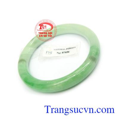 Vòng tay đá quý ngọc cẩm thạch thiên nhiên là kết tinh của thiên nhiên chứa nguồn năng lượng dồi dào