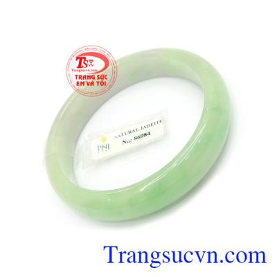 Vòng Tay Jadeite mang nguồn năng lượng dồi dào, Vì thế, khi mang bất kỳ một món trang sức từ Ngọc cẩm thạch bạn sẽ được tiếp thêm nguồn động lực, mạnh mẽ, lạc quan