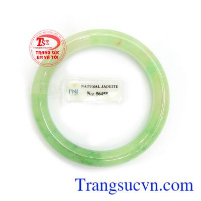 Vòng ngọc đeo tay may mắn