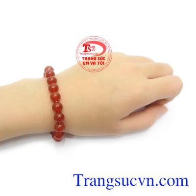 Chuỗi mã não đỏ 8 ly với ý nghĩa là lá bùa hộ mệnh, mang mã não như là mang lá bùa may mắn, bình an, hạnh phúc và sức khỏe cho chủ nhân