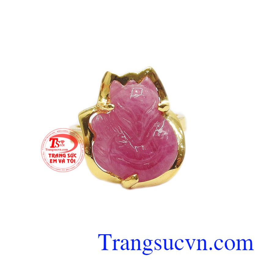 Nhẫn hồ ly ruby đẹp được chế tác từ vàng tây 14k bền đẹp và ruby thiên nhiên hợp phong thủy.