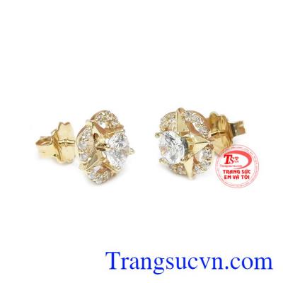 Hoa tai lấp lánh Hàn Quốc được kết hợp từ vàng màu 10k và đá Cz tạo điểm nhấn cho sản phẩm.