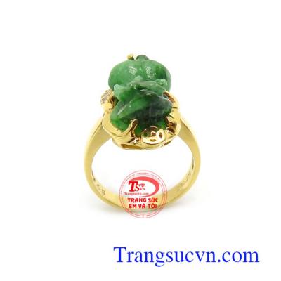 Nhẫn Nữ Tỳ Hưu Ngọc Tài Lộc đẹp thiết kế tinh tế, sang trọng. Tỳ hưu là linh vật giữ của, hút tài lộc giúp gia chủ được thịnh vượng và giàu có