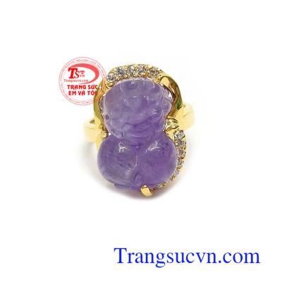 Nhẫn Tỳ Hưu Thạch Anh May Mắn là linh vật có tác dụng giải trừ hung khí, chiêu tài lộc, công danh, mang lại bình an và hạnh phúc cho người đeo