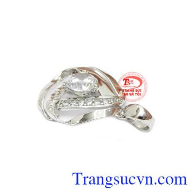 Mặt dây thích hợp làm quà tặng cho người phụ nữ của bạn.