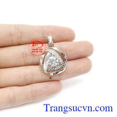 Trang sức nhập khẩu, sang trọng và quyến rũ