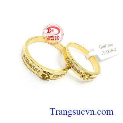Sapphire thường được gắn lên nhẫn cưới, nhẫn định hôn, thể hiện lòng chung thủy, cùng tạo dựng gia đình hạnh phúc