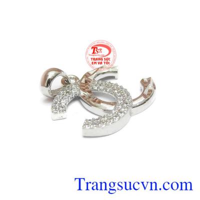 Sản phẩm chế tác từ vàng 10k đảm bảo độ bền đẹp.