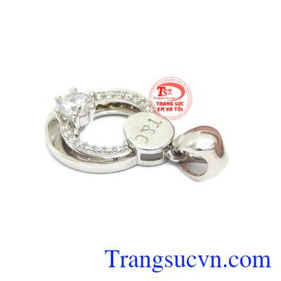 Mặt dây thích hợp làm quà tặng cho người phụ nữ của bạn.