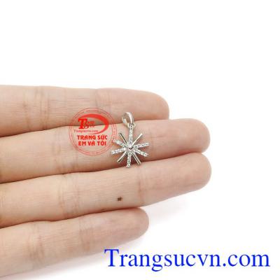 Trang sức nhập khẩu tinh tế, đẹp mắt