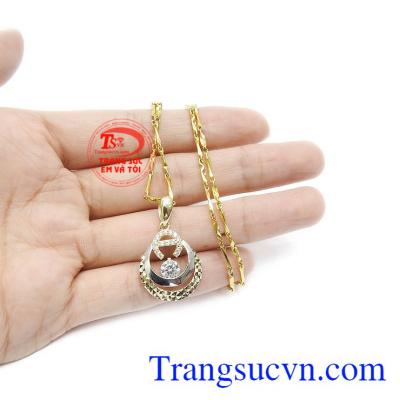 Trang sức bộ dây chuyền tuy nhỏ bé nhưng luôn là một phụ kiện quan trọng tạo điểm nhấn cho các chị em.