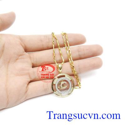 Trang sức tinh tế và sang trọng