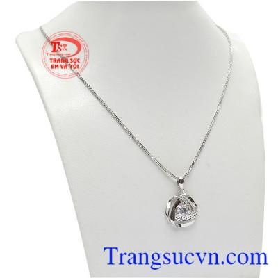 Bộ trang sức sang trọng vàng trắng Hàn Quốc được chế tác từ vàng tây 10k.