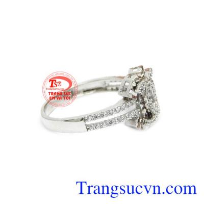 Sản phẩm thể hiện phong cách và cá tính của người đeo.