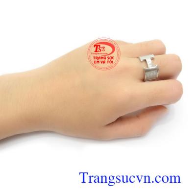 Nhẫn nam chữ H tinh xảo, sắc nét