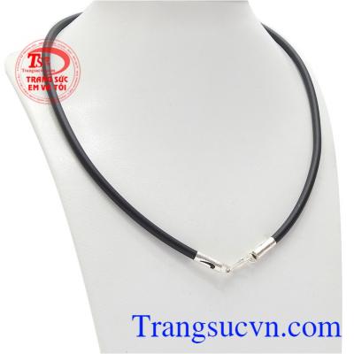 Dây cao su bọc bạc nike được kết hợp từ dây cao su và bạc.