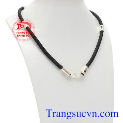 Dây dù bọc bạc nike năng động và mạnh mẽ.
