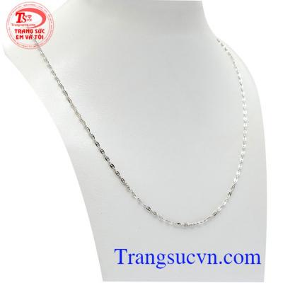 Dây Chuyền Vàng Ý Quý Phái kiểu chế tác tinh tế từ vàng trắng tạo nên chiếc dây chuyền vô cùng hoàn hảo tôn lên sự dịu dàng, cá tính, phong cách phái đẹp
