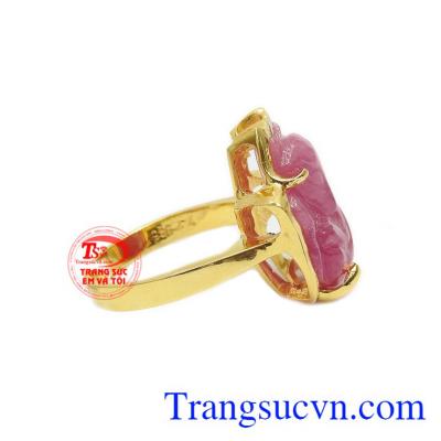 Sản phẩm sang trọng, tinh tế mang đến vẻ quyến rũ cho phái đẹp.