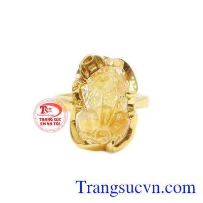 Thạch anh thiên nhiên đẹp được thiết kế đơn giản nhưng không kém phần tinh tế.