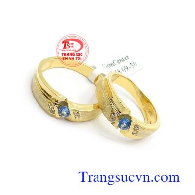 Nhẫn cưới Topaz hạnh phúc lứa đôi là biểu tượng cho tình yêu, niềm vui, sự giàu có và lòng chung thủy của các cặp đôi, là kết tinh của tình yêu đôi lứa