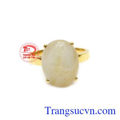 Nhẫn nữ sapphire 14k đẹp được thiết kế đơn giản, tinh tế.