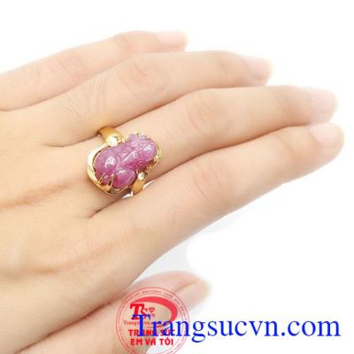 Nhẫn Nữ Tỳ Hưu