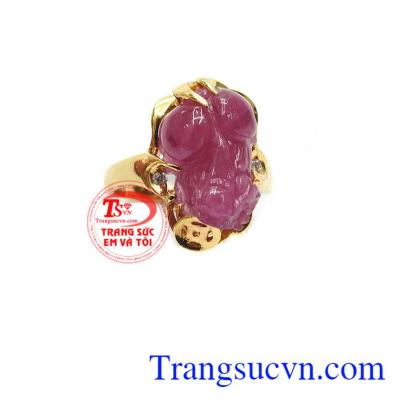 Nhẫn ruby tỳ hưu tài lộc được bọc vàng 14k