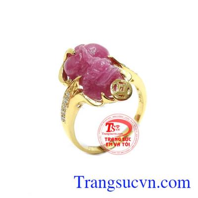 Nhẫn ruby tỳ hưu ngậm tiền