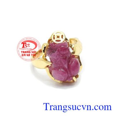 Nhẫn ruby tỳ hưu thịnh vượng là sản phẩm đá ruby thiên nhiên, chế tác hình tỳ hưu 3D sắc nét