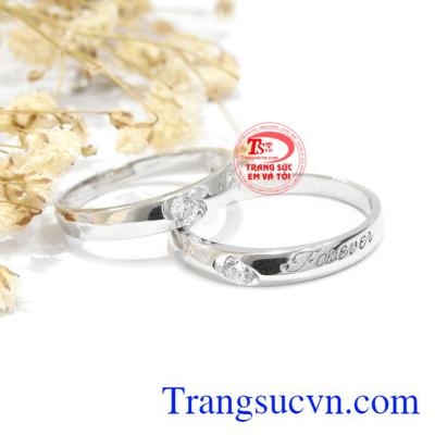  Đôi nhẫn cưới forever mang ý nghĩa sẽ mãi mãi yêu và chỉ yêu một người càng làm tăng phần ý nghĩa cho sản phẩm này. 