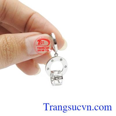 Hoa tai được chế tác từ vàng 10k, bảo hành uy tín, giao hàng toàn quốc.