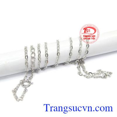 Dây chuyền vàng trắng thích hợp làm quà tặng cho người phụ nữ của bạn. 
