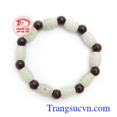Chuỗi tay cẩm thạch granat may mắn đá quý thiên nhiên chứa nguồn năng lượng tốt có tác dụng mang lại may mắn, bình an và tài lộc cho người đeo.