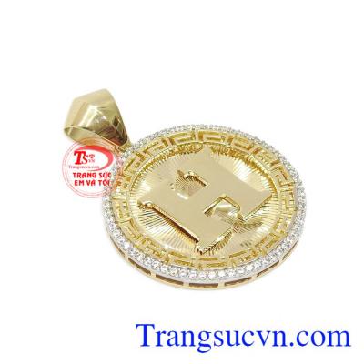 Mặt dây nam chữ H được nhập khẩu từ Hàn Quốc.