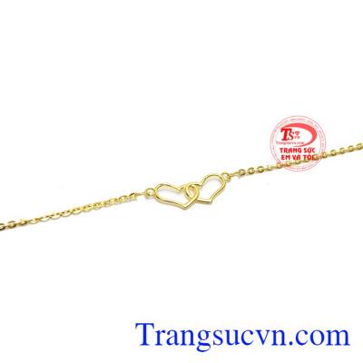 Lắc chân tình yêu vàng 10k được chế tác tinh tế, đẹp mắt cho bạn gái thêm xinh đẹp hơn.
