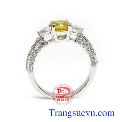Nhẫn vàng trắng 14k tinh xảo, độc đáo