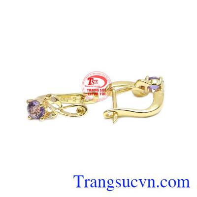 Sản phẩm thiết kế duyên dáng, nhỏ gọn, dễ dàng kết hợp cùng nhiều trang phục.