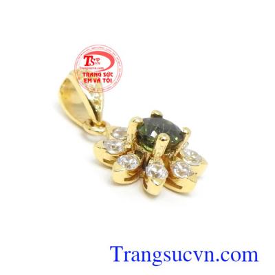 Mặt dây Sapphire xinh xắn kiểu dáng tinh xảo, thời trang