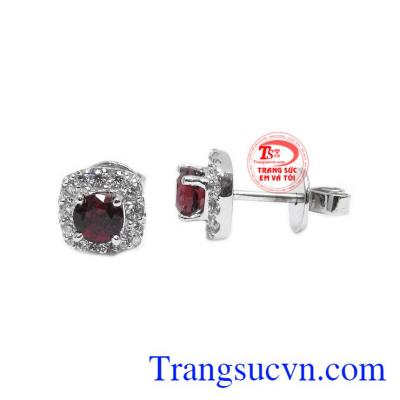 Sản phẩm thiết kế tinh tế, quyến rũ giúp người phụ nữ thêm tỏa sáng.