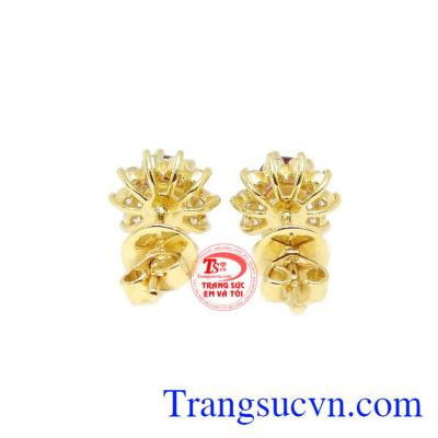 Đôi hoa tai bền đep, bảo hành uy tín, giao hàng toàn quốc.